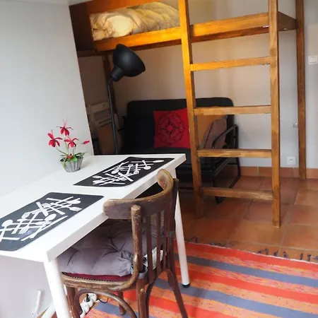Beau Studio Au Calme Daire